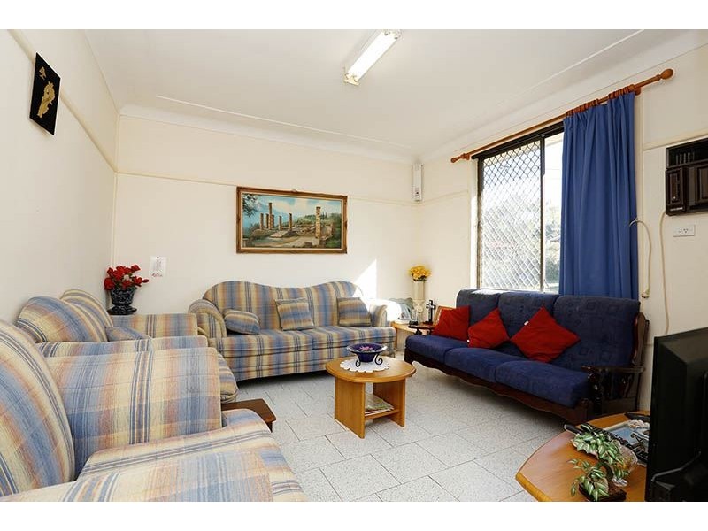 2 June Street, Seven Hills NSW 2147