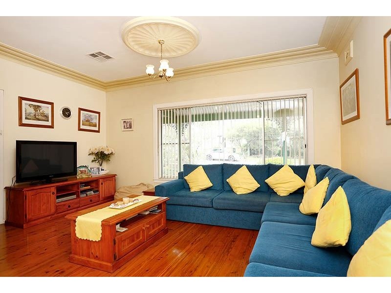 19 Tara Road, Blacktown NSW 2148