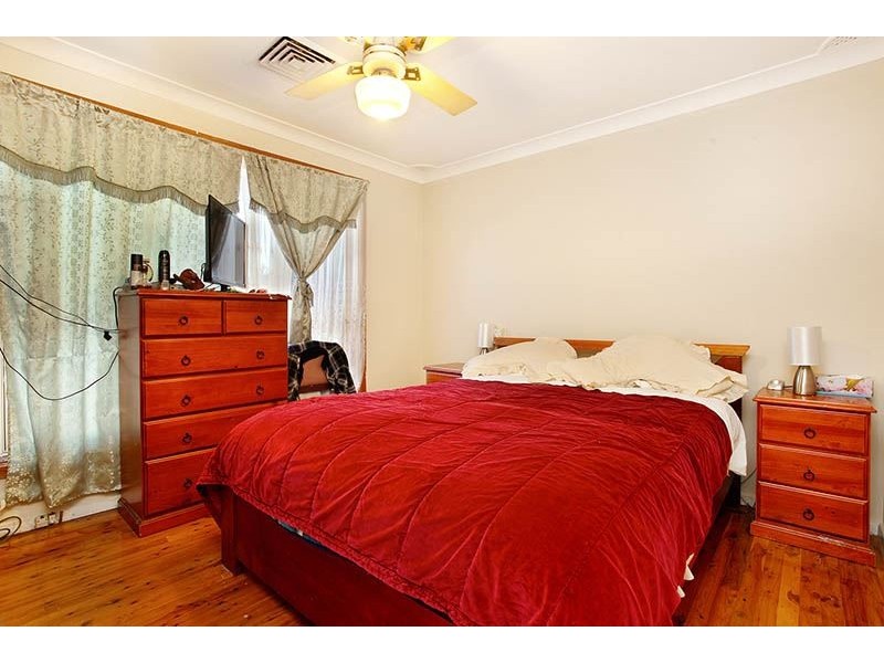 Fairfield West NSW 2165