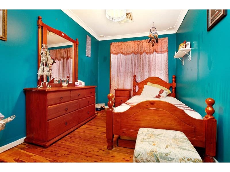 Fairfield West NSW 2165