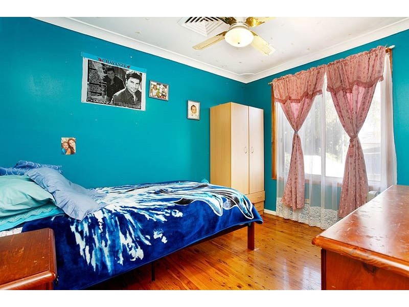 Fairfield West NSW 2165