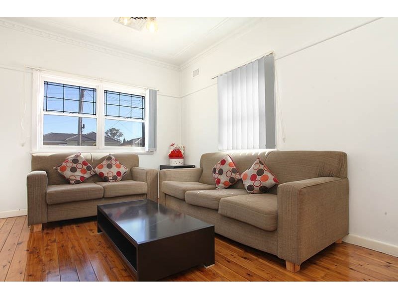 11 Junee Street, Marayong NSW 2148