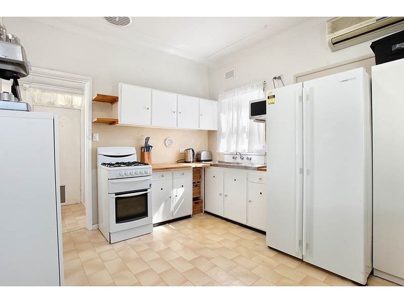 4 Adella Avenue, Blacktown NSW 2148