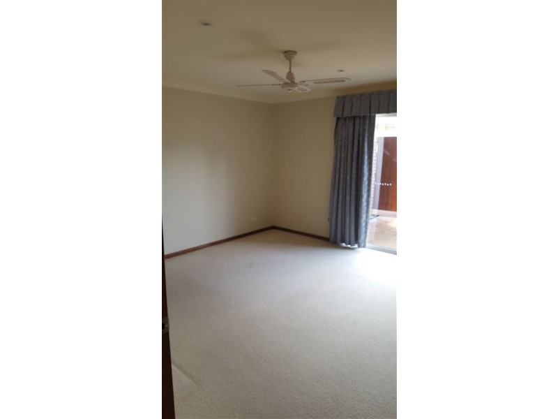 1 Huntingdale Drive, Glenmore Park NSW 2745