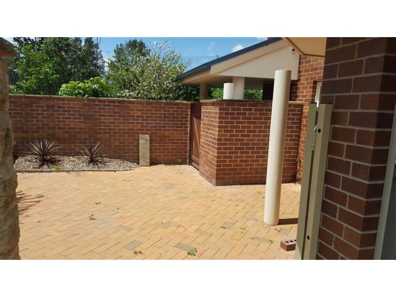 1 Huntingdale Drive, Glenmore Park NSW 2745