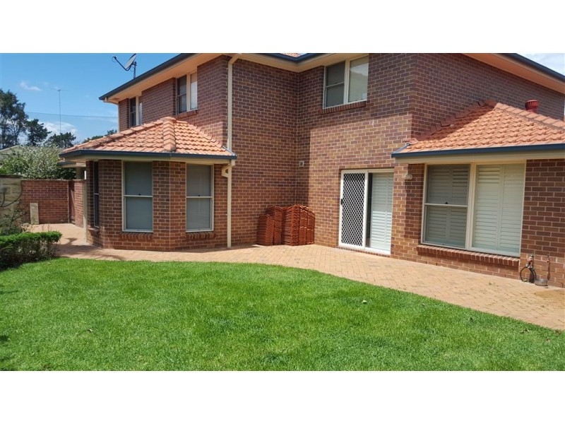1 Huntingdale Drive, Glenmore Park NSW 2745