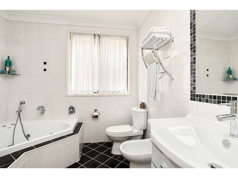 102a Ollier Crescent, Prospect NSW 2148