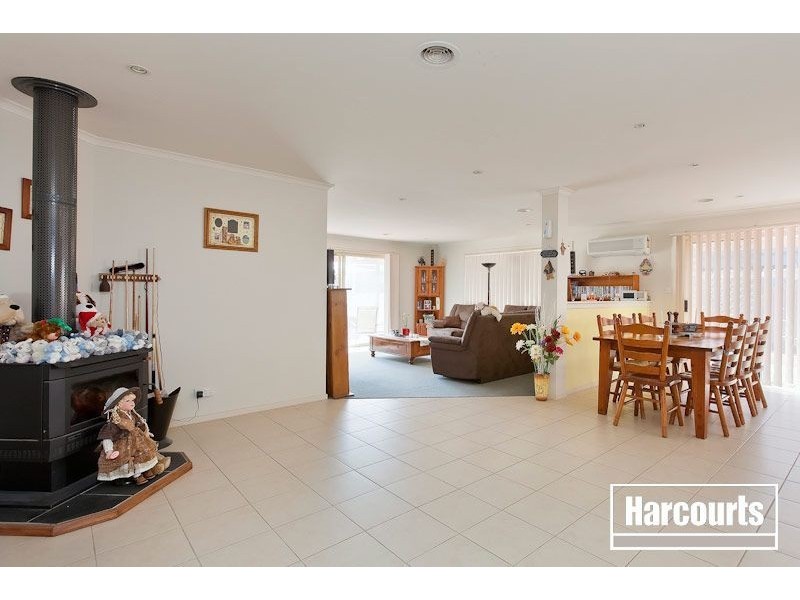 21 Hammerwood Green, Beaconsfield VIC 3807