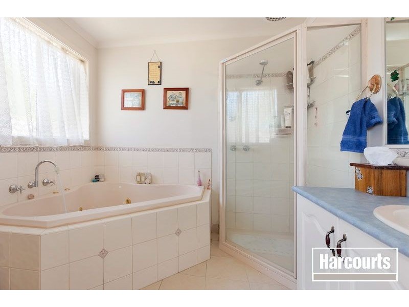 21 Hammerwood Green, Beaconsfield VIC 3807