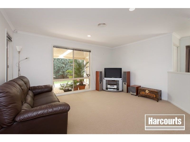 18 Grange Circuit, Beaconsfield VIC 3807