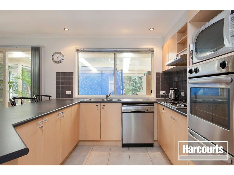 18 Grange Circuit, Beaconsfield VIC 3807