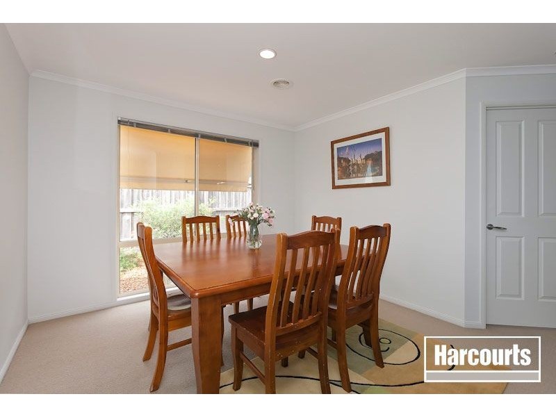 18 Grange Circuit, Beaconsfield VIC 3807