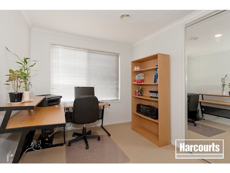 18 Grange Circuit, Beaconsfield VIC 3807