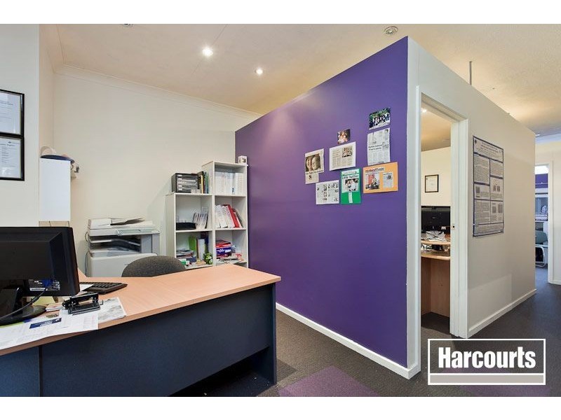 8/27-33 Wood Street, Beaconsfield VIC 3807