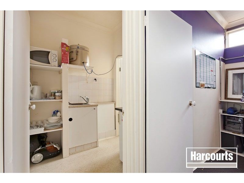 8/27-33 Wood Street, Beaconsfield VIC 3807