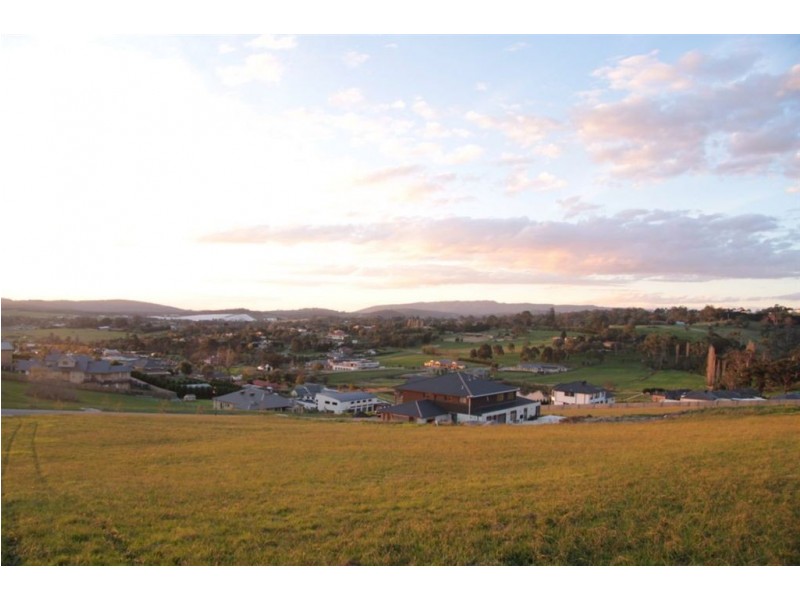 118 Crawley Road, Narre Warren North VIC 3804