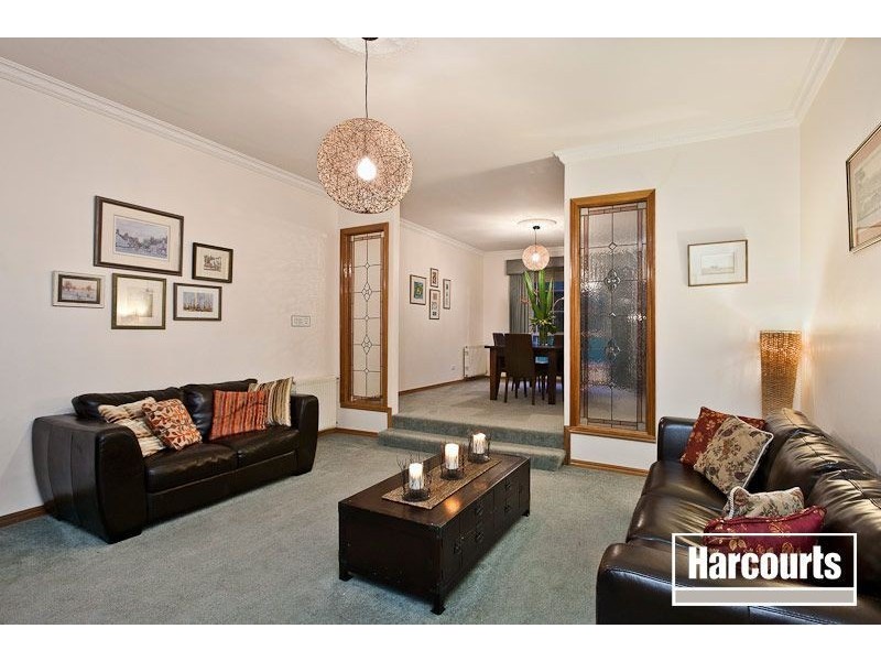 22 Rheanva Street, Berwick VIC 3806