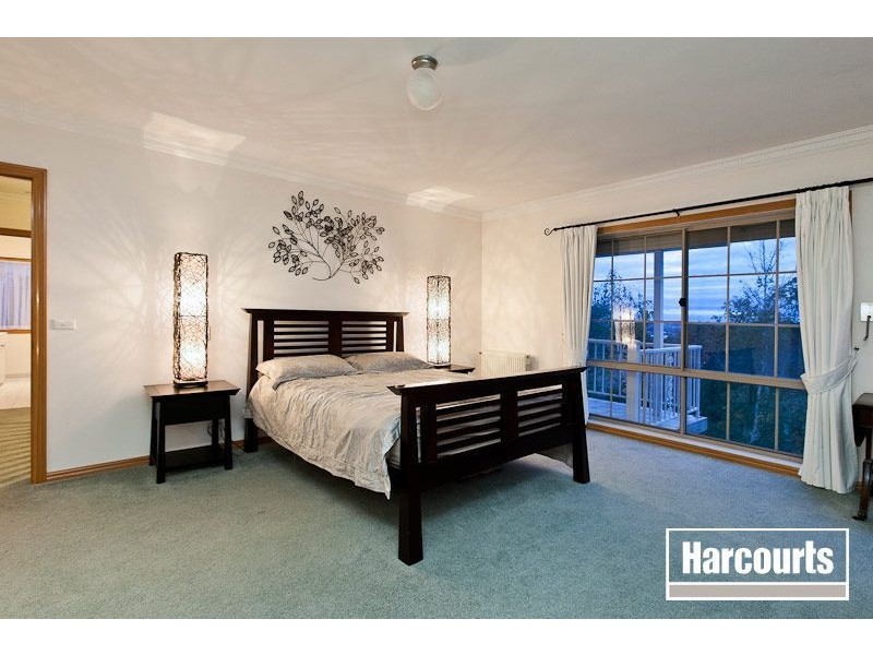 22 Rheanva Street, Berwick VIC 3806