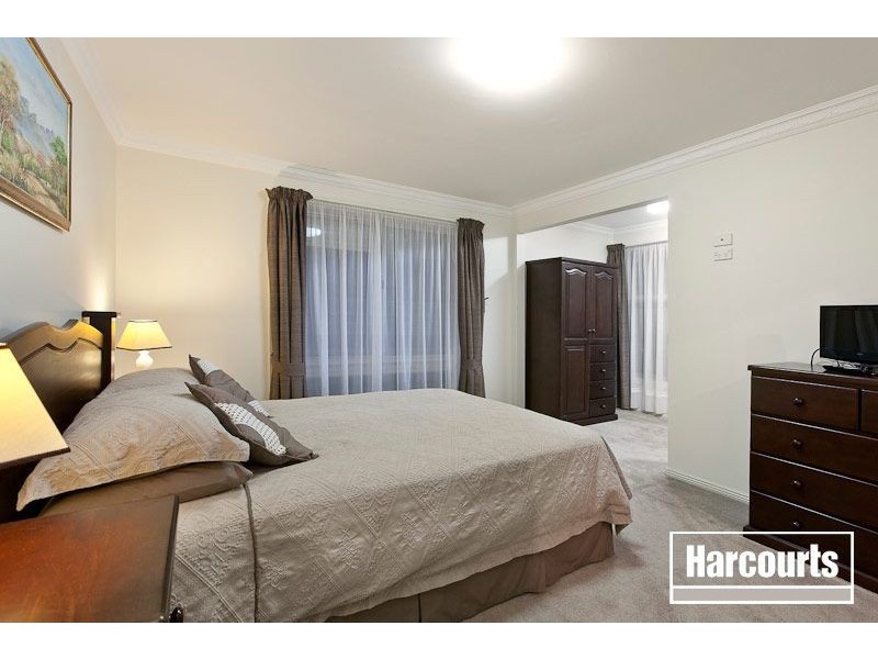 22 Rheanva Street, Berwick VIC 3806