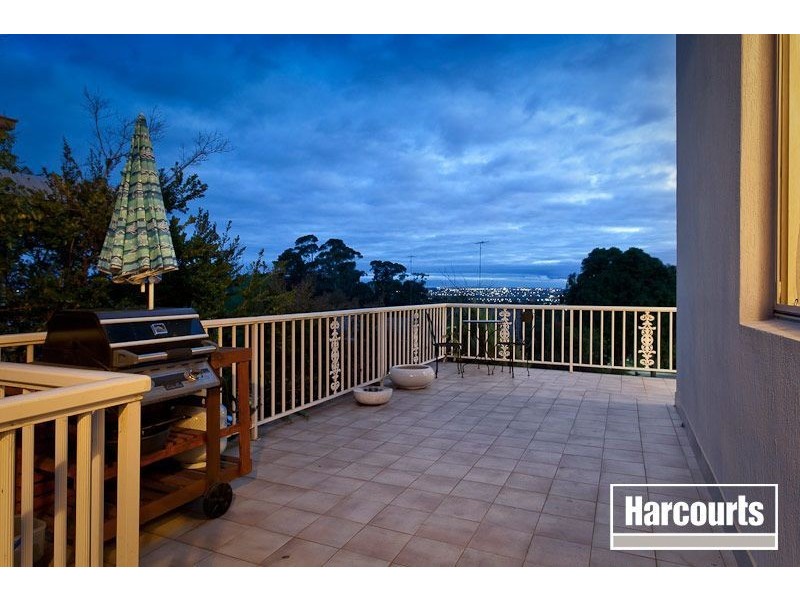 22 Rheanva Street, Berwick VIC 3806