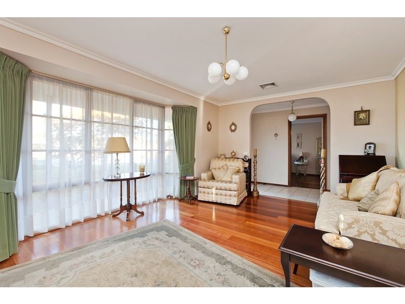 7 Collins Crescent, Berwick VIC 3806