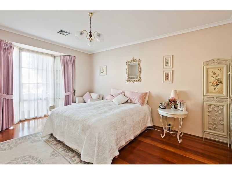 7 Collins Crescent, Berwick VIC 3806