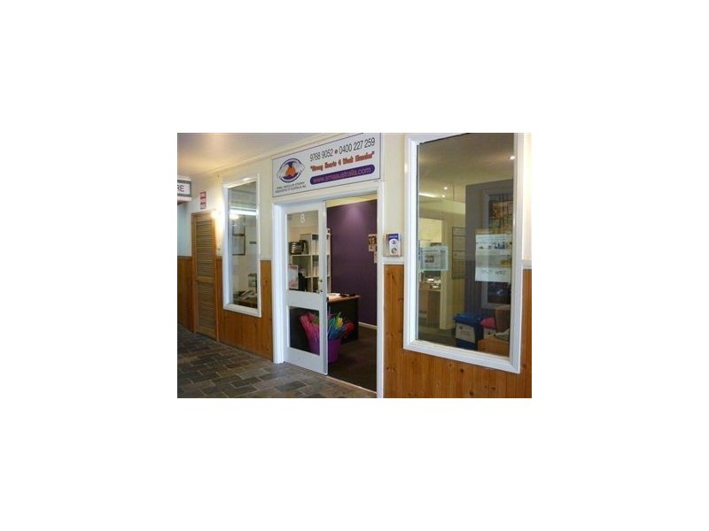 8/27 Wood Street, Beaconsfield VIC 3807