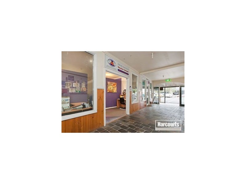 8/27 Wood Street, Beaconsfield VIC 3807