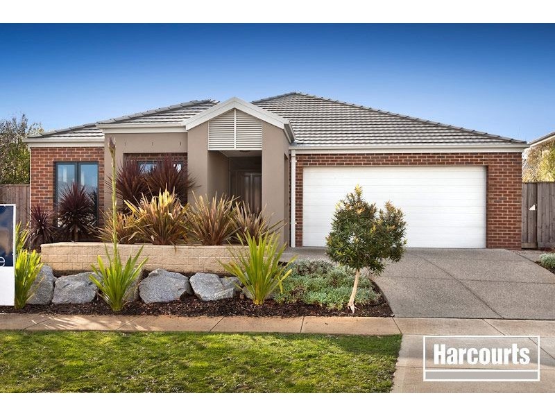 10 Chase Boulevard, Berwick VIC 3806