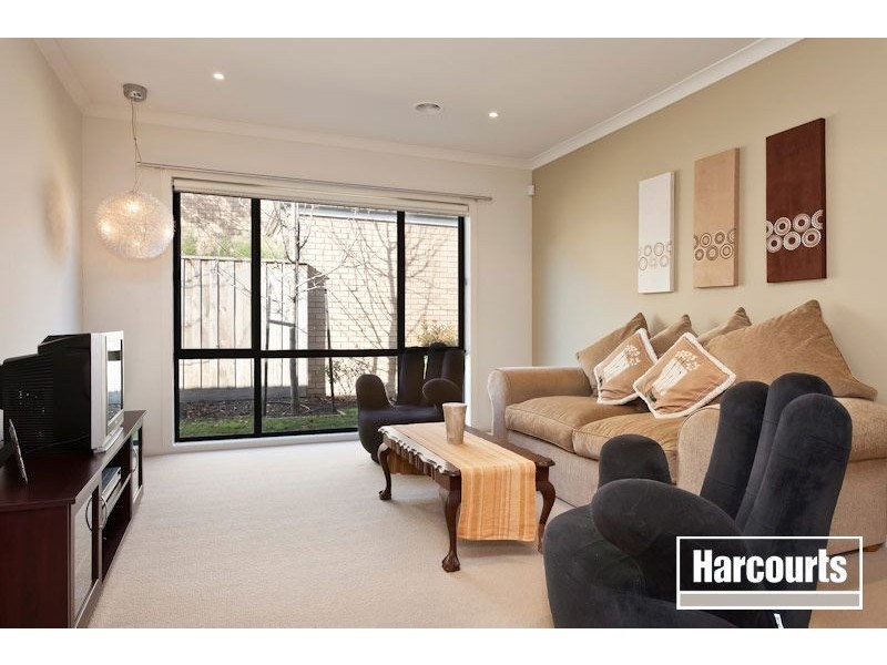 10 Chase Boulevard, Berwick VIC 3806