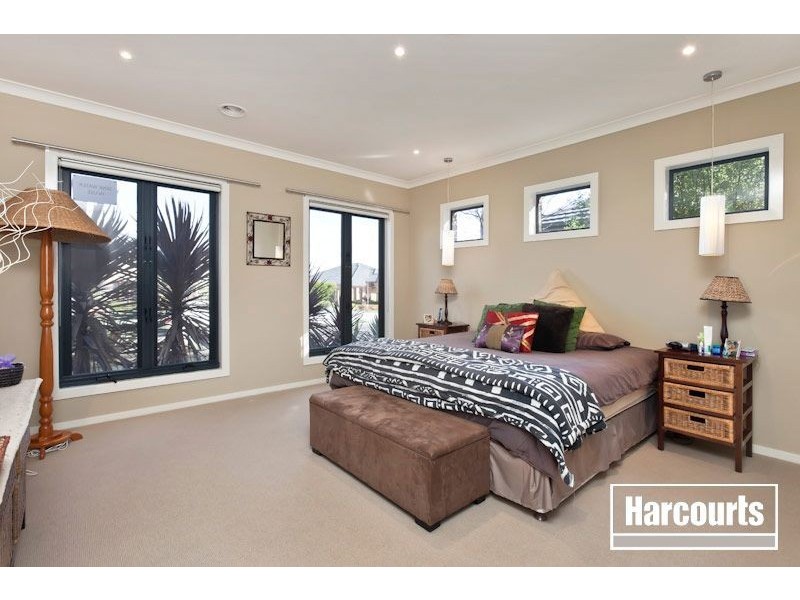 10 Chase Boulevard, Berwick VIC 3806
