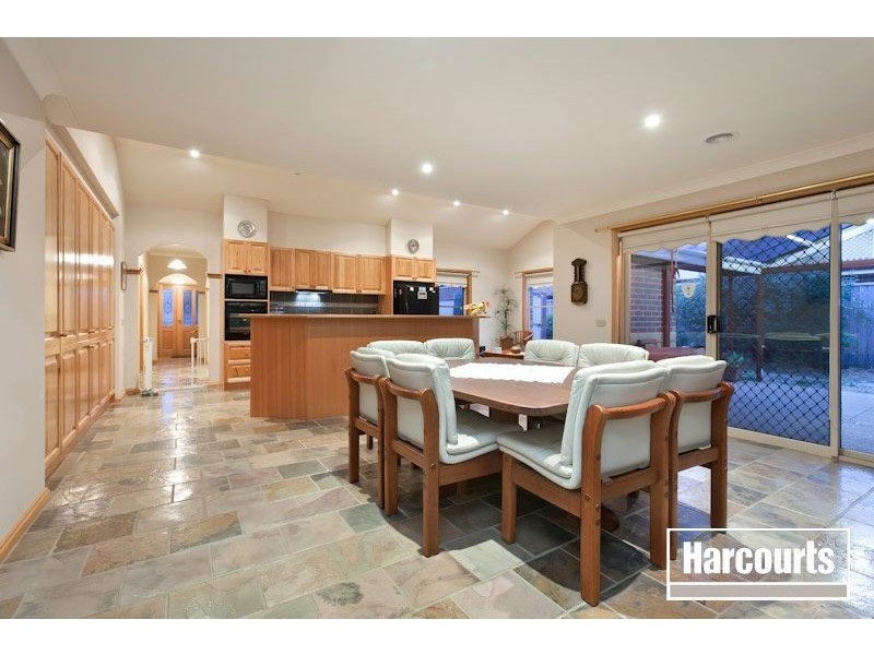 19 Ganaway Drive, Berwick VIC 3806