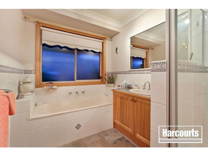 19 Ganaway Drive, Berwick VIC 3806