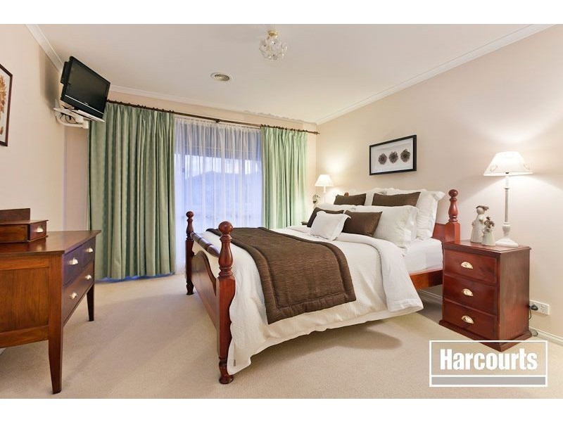 21 Parkwood Avenue, Narre Warren South VIC 3805