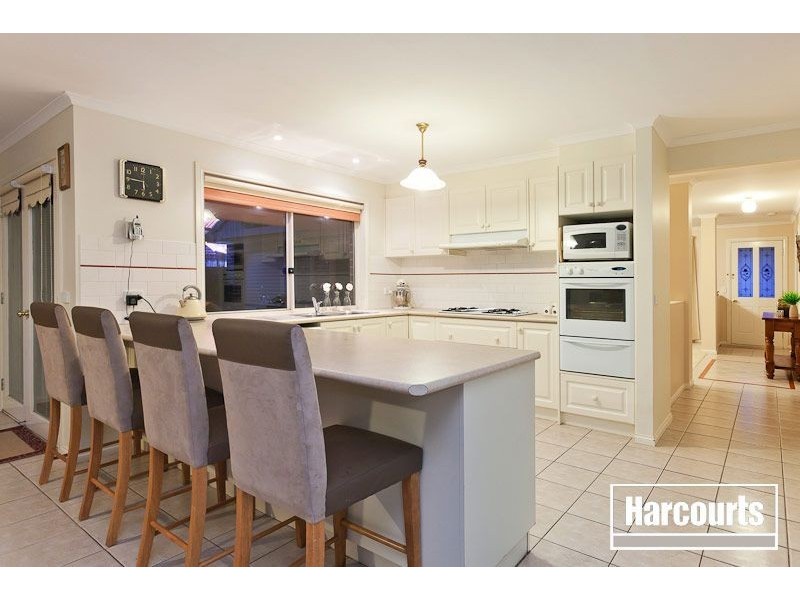 21 Parkwood Avenue, Narre Warren South VIC 3805