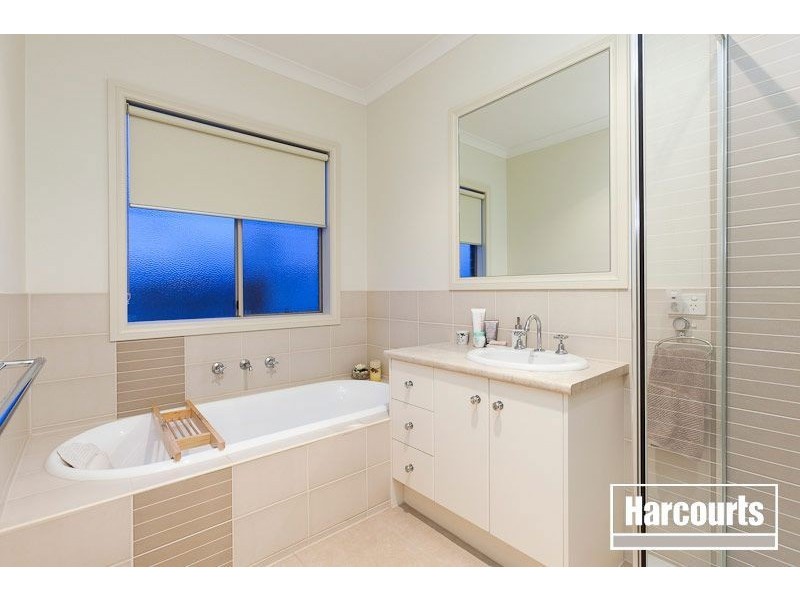 24 Southgate Drive, Berwick VIC 3806