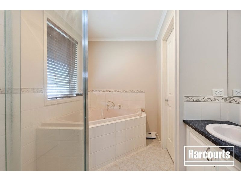 49 Livingstone Boulevard, Pakenham VIC 3810