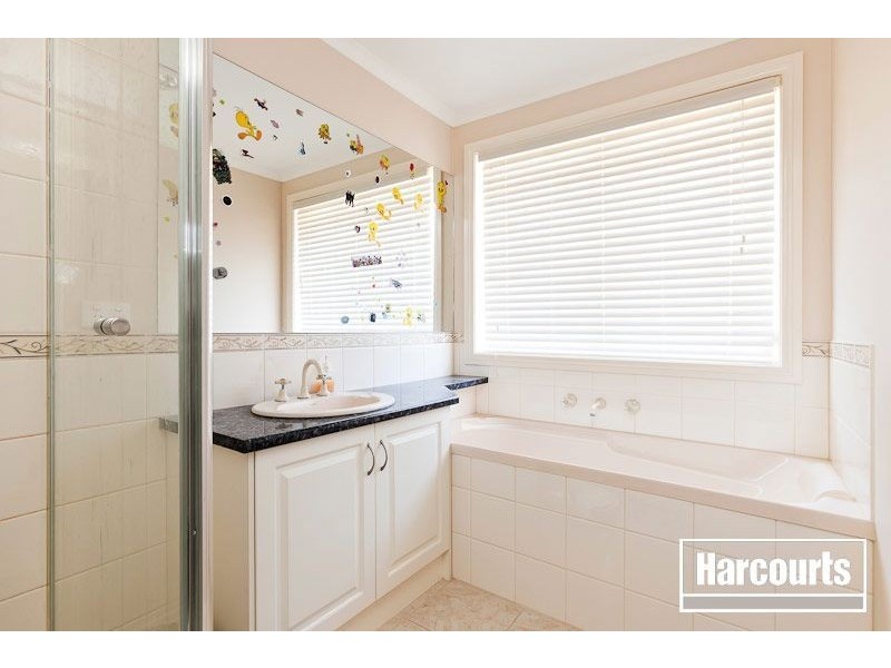 49 Livingstone Boulevard, Pakenham VIC 3810