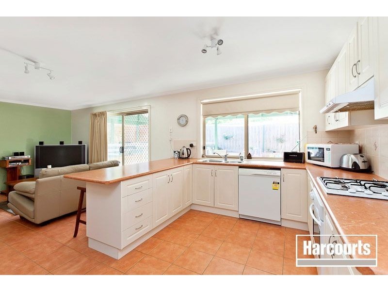 6 Hampton Court, Beaconsfield VIC 3807