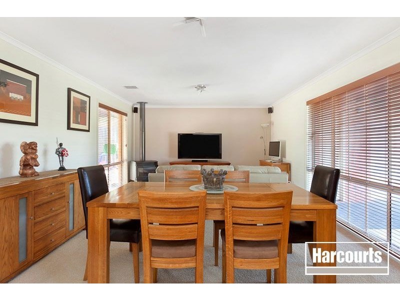 6 Hampton Court, Beaconsfield VIC 3807