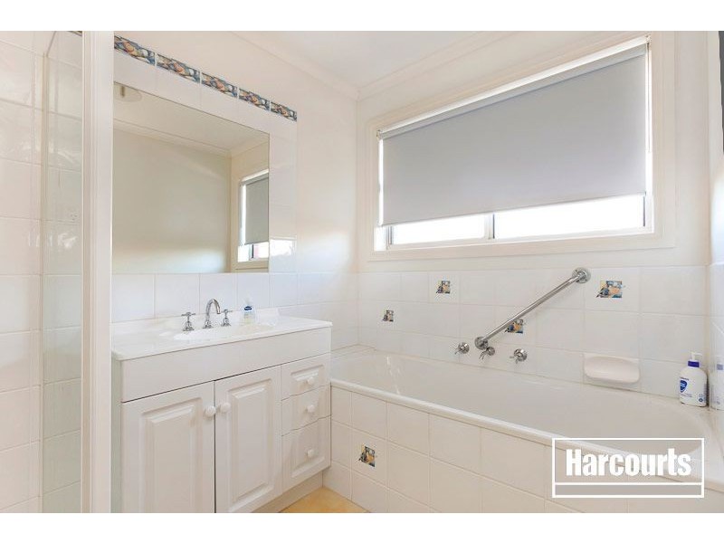 6 Hampton Court, Beaconsfield VIC 3807