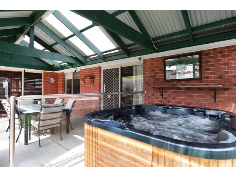 6 Hampton Court, Beaconsfield VIC 3807