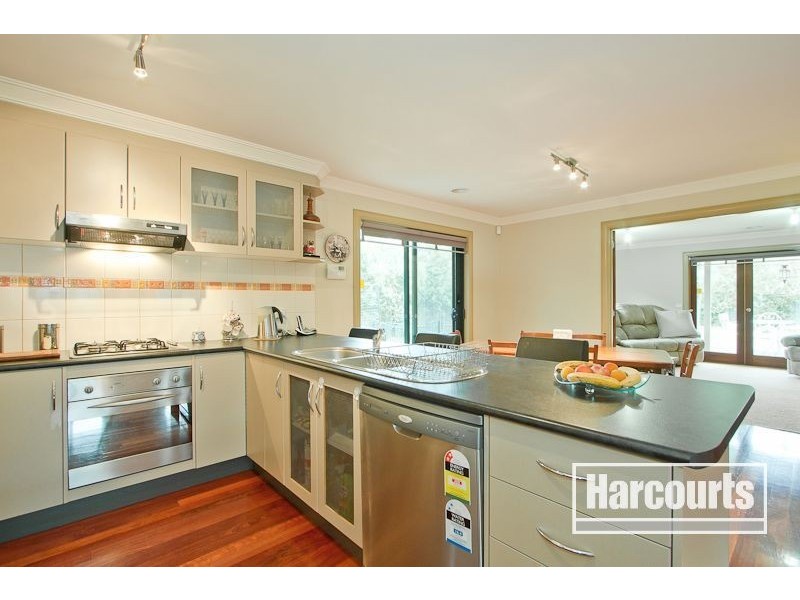 37 Sallybrook Circuit, Narre Warren VIC 3805