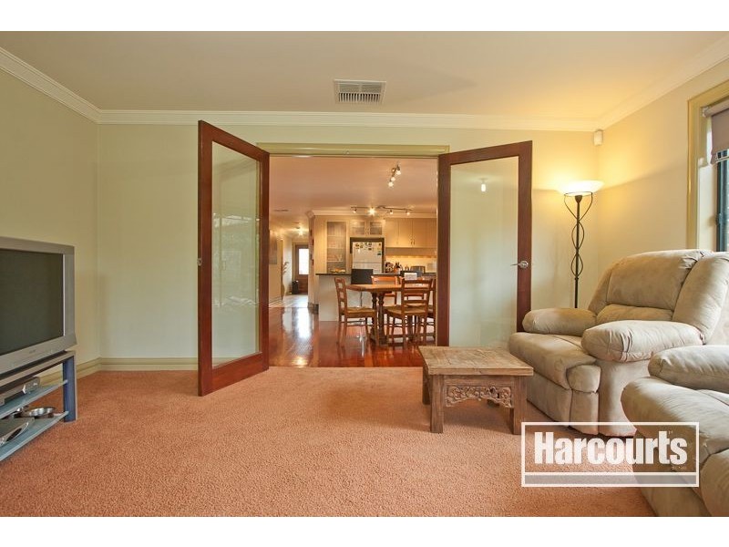 37 Sallybrook Circuit, Narre Warren VIC 3805