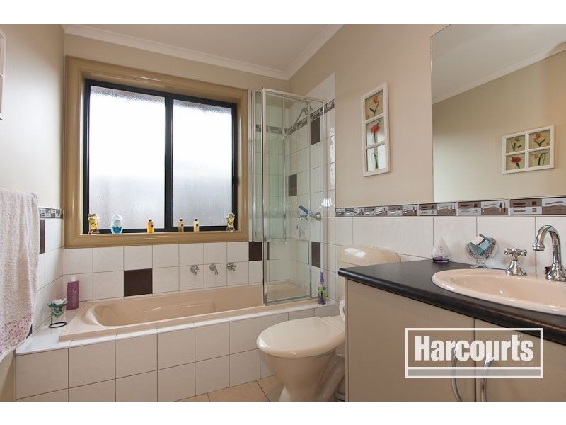 37 Sallybrook Circuit, Narre Warren VIC 3805