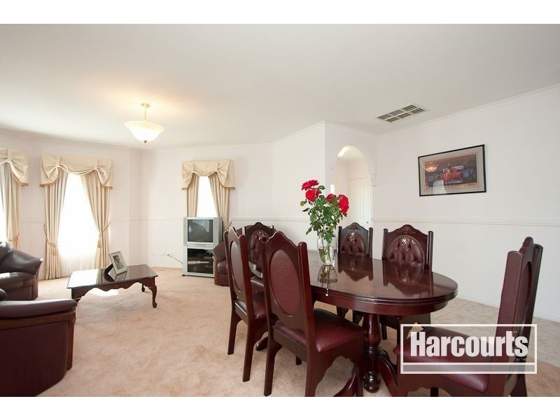 15 Chatsworth Court, Beaconsfield VIC 3807