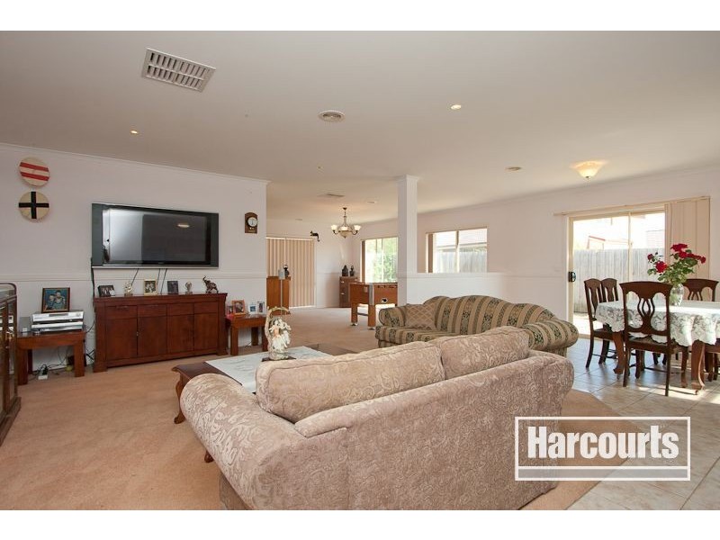 15 Chatsworth Court, Beaconsfield VIC 3807