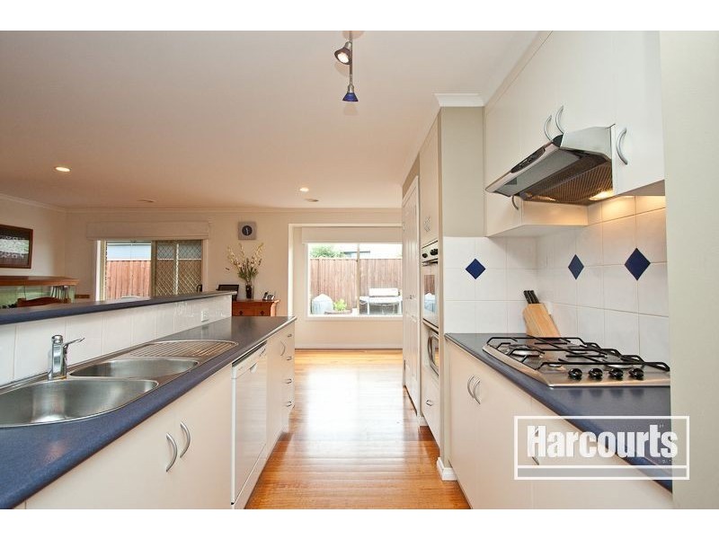 2 Petrel Place, Berwick VIC 3806