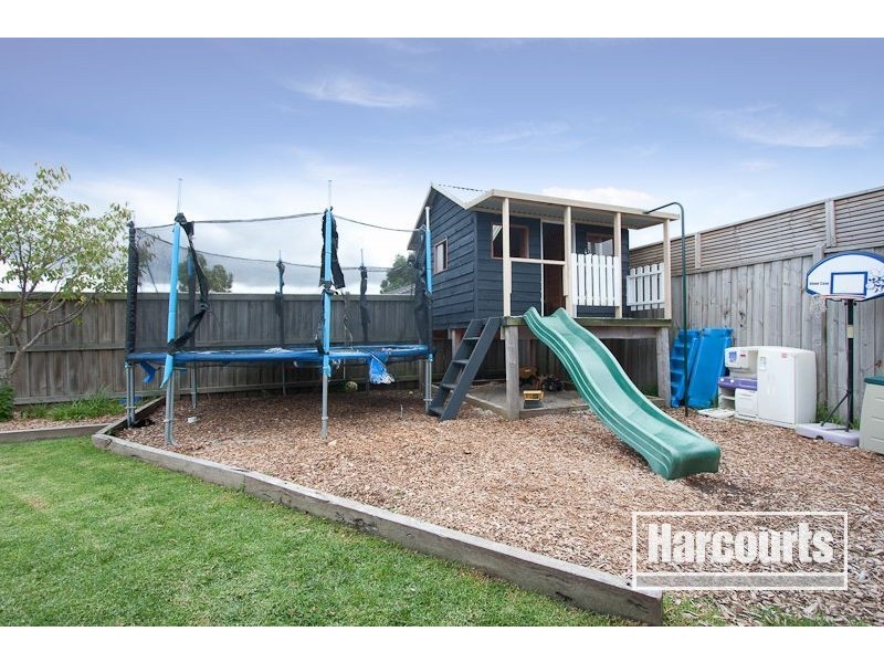 2 Petrel Place, Berwick VIC 3806