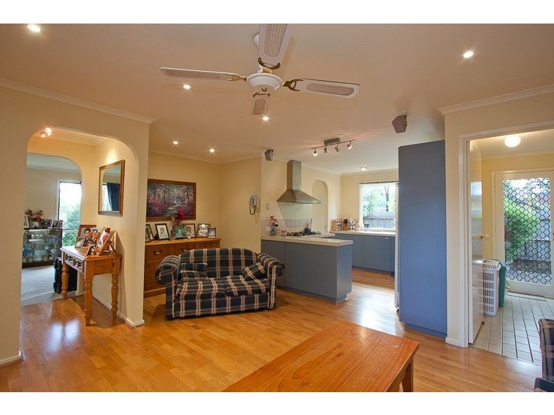 15 Van Court, Narre Warren VIC 3805